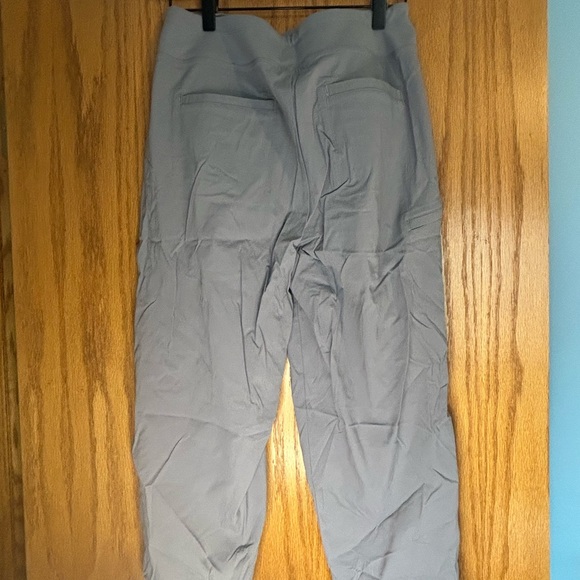 Athleta Trekkie North Jogger Pant Gray Women's Size 6 NWT - Picture 8 of 10